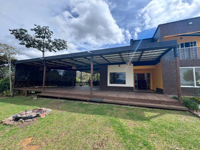 Finca en arriendo en La Charanga, Guarne, 250 m² · foto 3 de 24