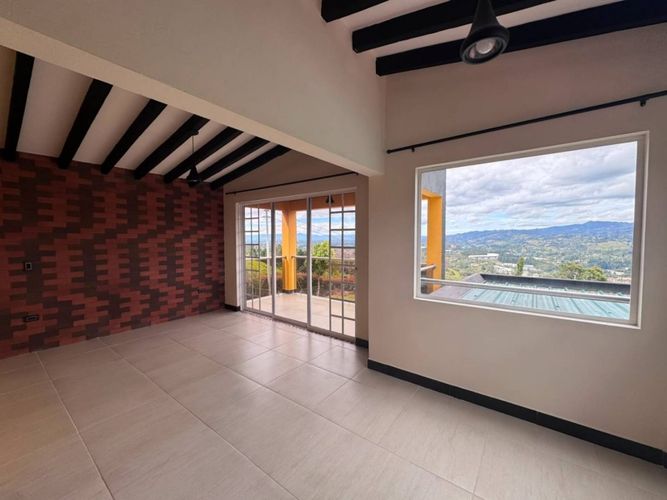 Finca en arriendo en La Charanga, Guarne, 250 m² · foto 12 de 24