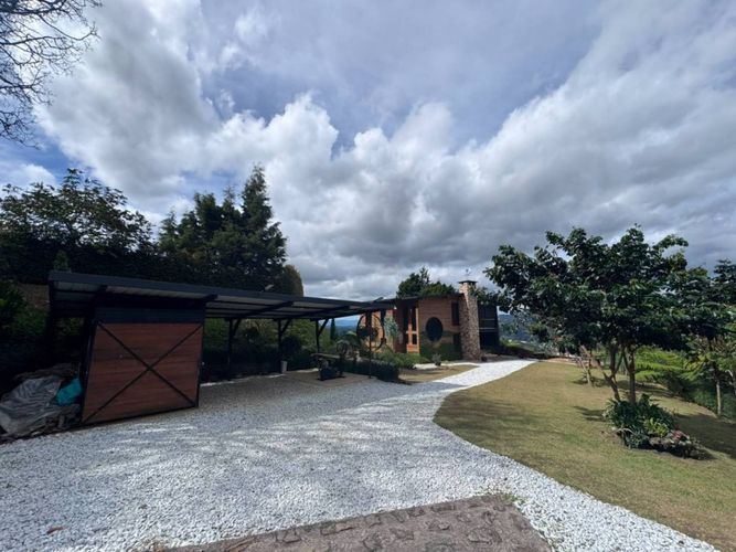 Finca en arriendo en La Charanga, Guarne, 160 m² · foto 3 de 24