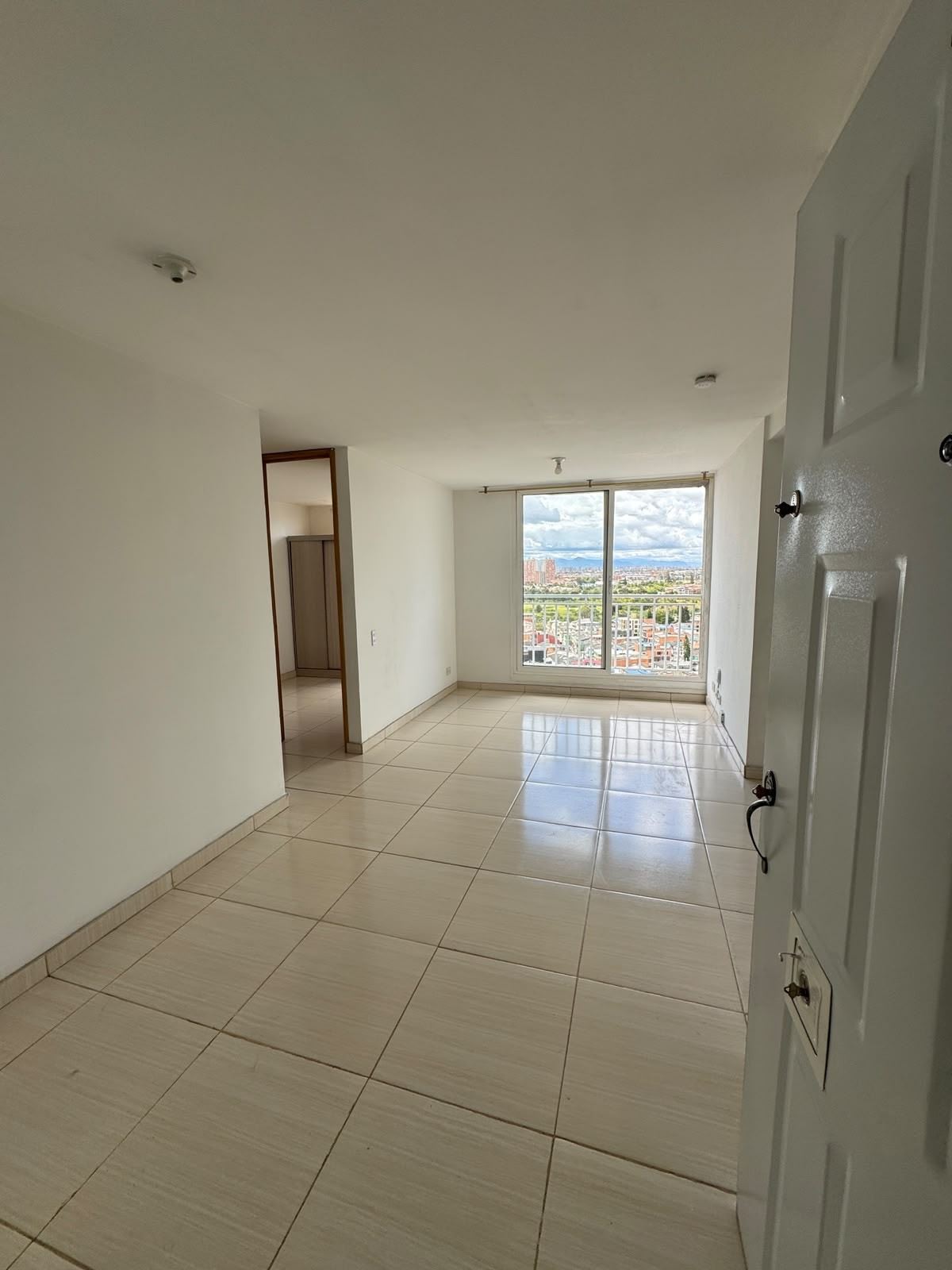Apartamento en venta en Villa Del Rio, Bogotá · foto 4 de 17