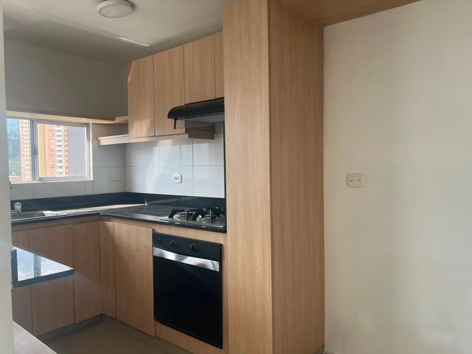 Apartamento de 3 alcobas en venta en Las Antillas, Envigado, 65 m² · foto 5 de 13