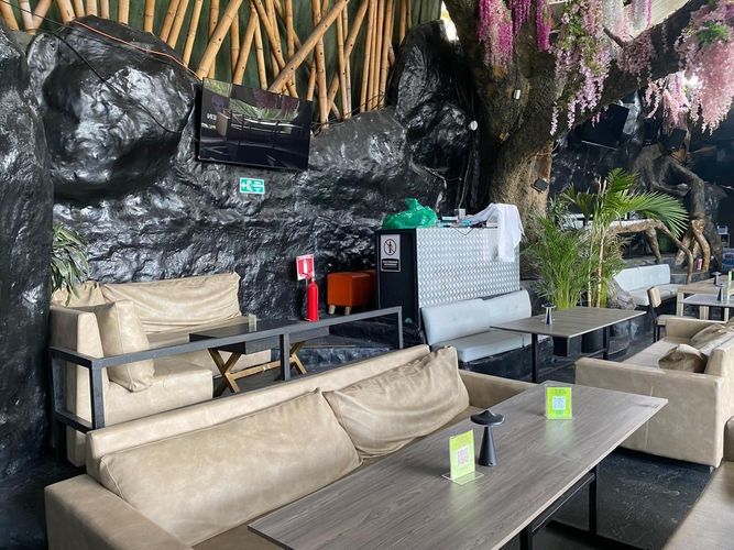 Local en arriendo en El Poblado, Medellín, 464 m² · foto 6 de 10
