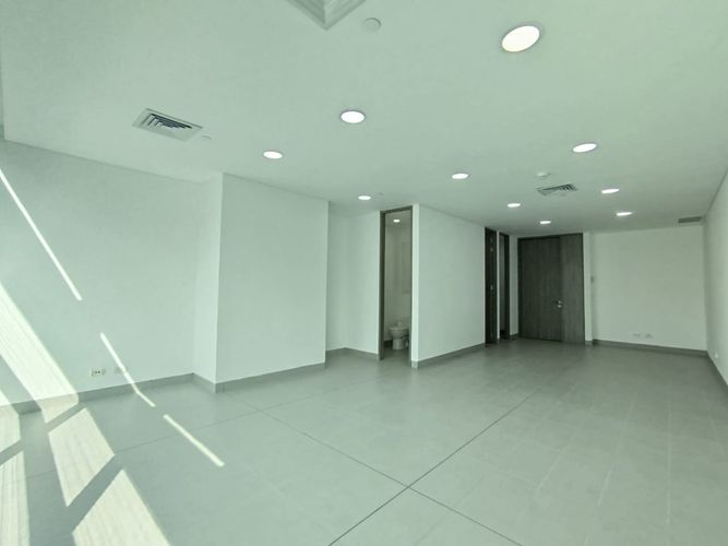Oficina en arriendo en El Poblado, Medellín, 50 m² · foto 2 de 5