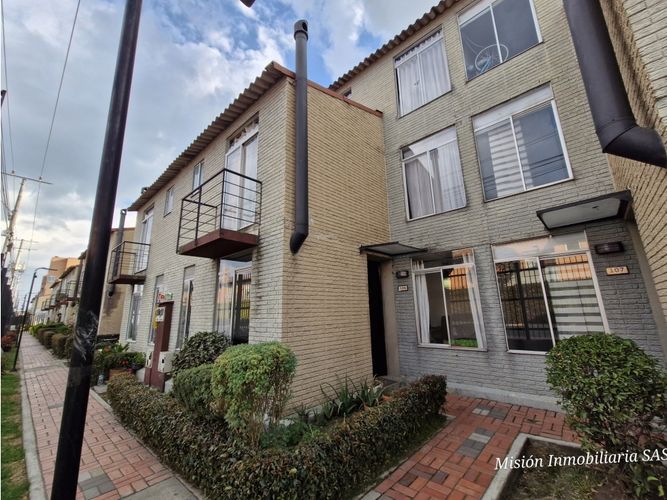 Casa de 3 alcobas en venta en Centro, Funza, 70 m² · foto 3 de 24