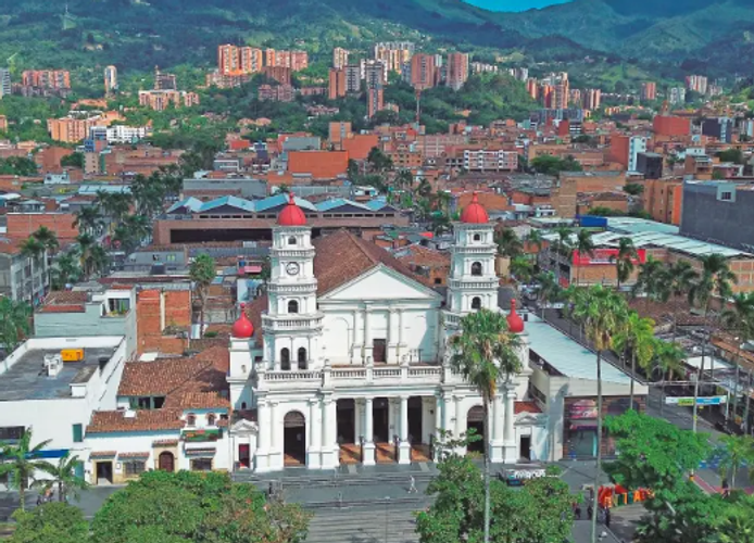 Apartaestudio en venta en La Magnolia, Envigado, 34 m² · foto 2 de 8