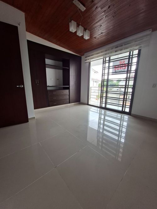 Casa de 5 alcobas en venta en Terminal De Transporte, Villavicencio, 140 m² · foto 3 de 15