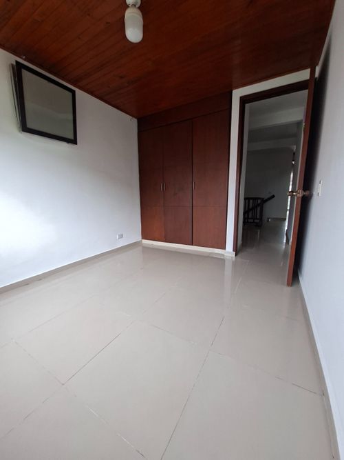 Casa de 5 alcobas en venta en Terminal De Transporte, Villavicencio, 140 m² · foto 2 de 15
