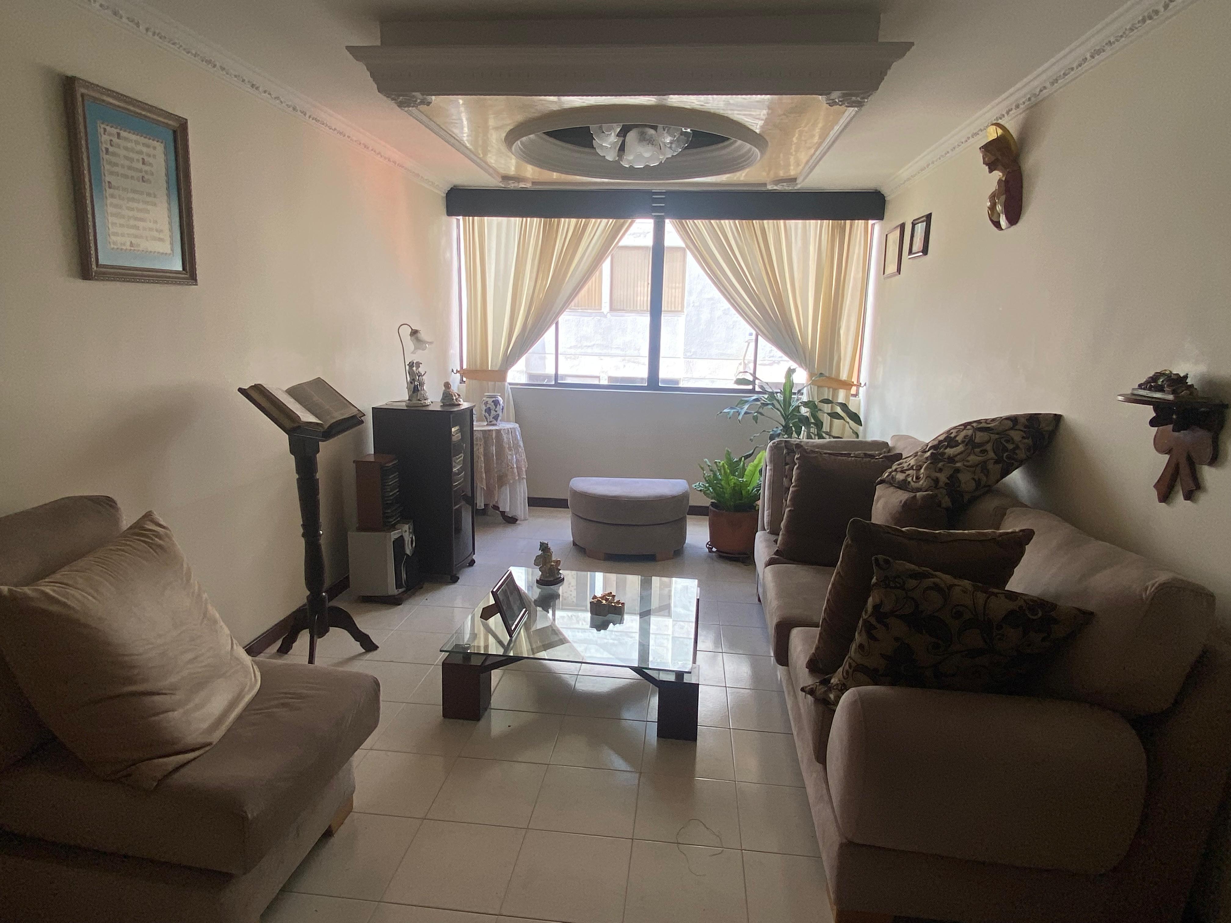 Apartamento en venta en Sector Plaza De Bolivar, Pereira · foto 2 de 9