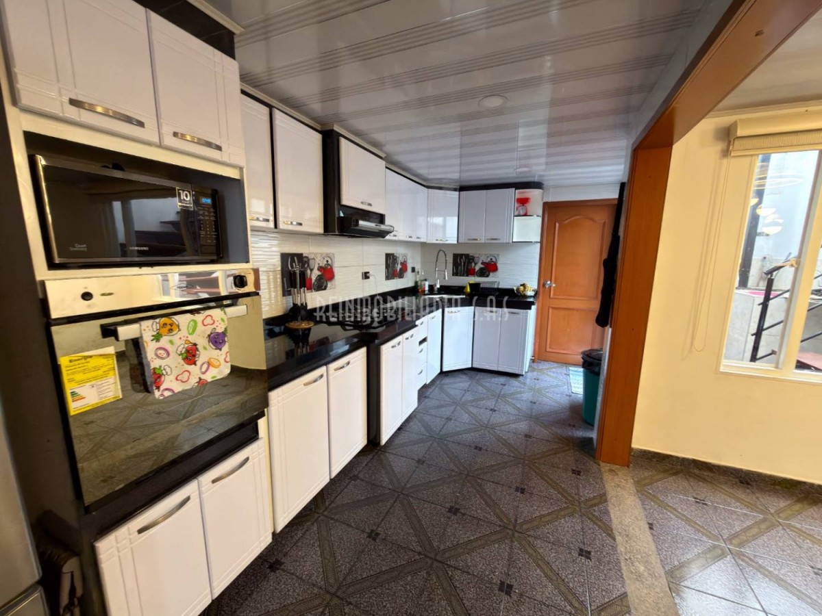 Casa en venta en San Eusebio, Bogotá · foto 4 de 24
