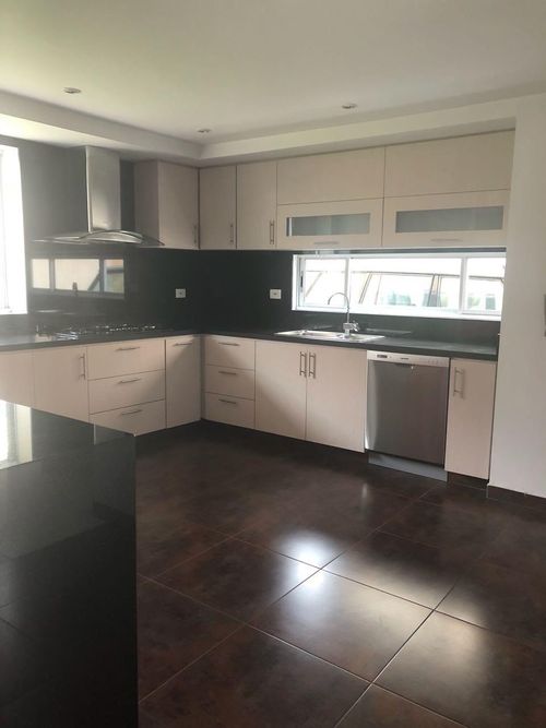 Casa de 4 alcobas en venta en San Jose De Bavaria, Bogotá, 254 m² · foto 8 de 9