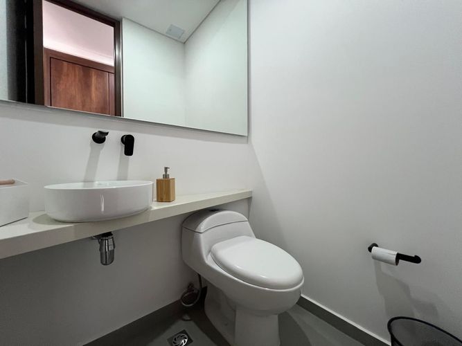 Apartamento de 2 alcobas en arriendo en El Poblado, Medellín, 100 m² · foto 12 de 14