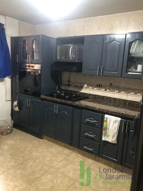 Casa de 4 alcobas en venta en Bello Horizonte, Medellín, 189 m² · foto 2 de 19