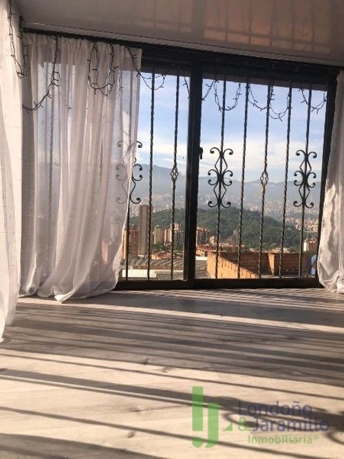Casa de 4 alcobas en venta en Bello Horizonte, Medellín, 189 m² · foto 18 de 19
