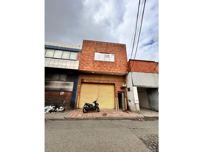 Bodega en venta en San Nicolas, Cali, 400 m² · foto 21 de 24