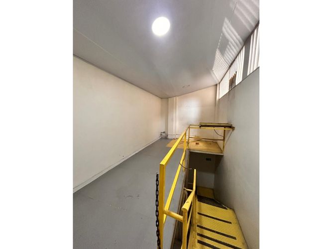 Bodega en arriendo en San Nicolas, Cali, 400 m² · foto 18 de 24