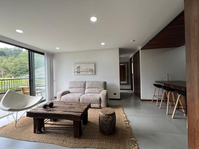 Apartamento de 2 alcobas en venta en El Poblado, Medellín, 100 m² · foto 1 de 14