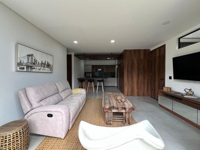 Apartamento de 2 alcobas en venta en El Poblado, Medellín, 100 m² · foto 2 de 14