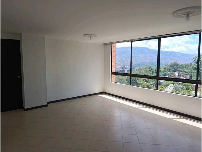 Apartamento de 2 alcobas en venta en Loma Del Indio, Medellín, 67 m² · foto 5 de 24