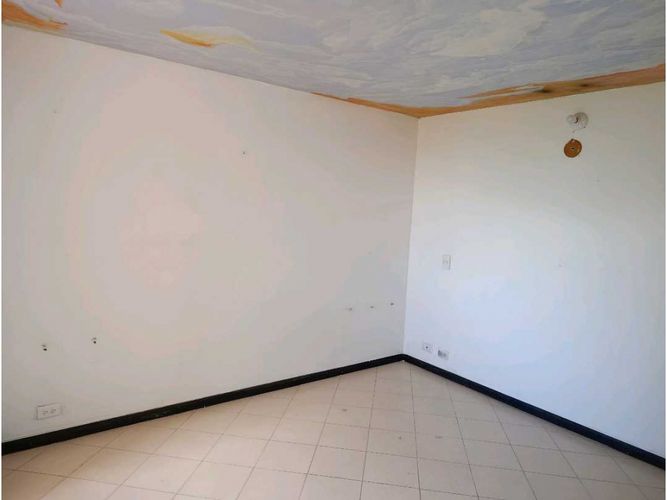 Apartamento de 2 alcobas en venta en Loma Del Indio, Medellín, 67 m² · foto 10 de 24