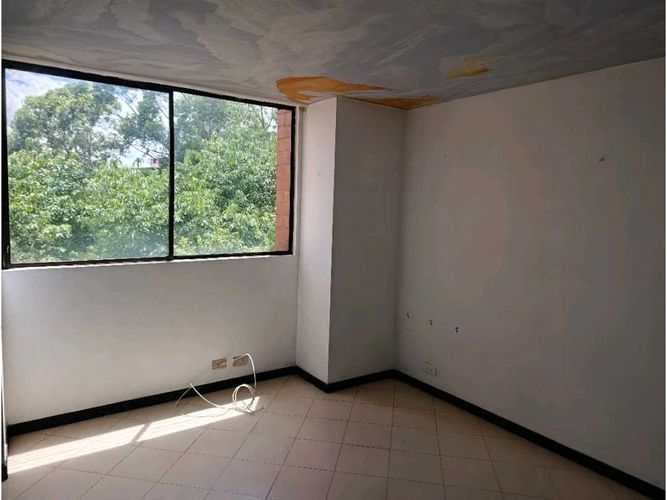 Apartamento de 2 alcobas en venta en Loma Del Indio, Medellín, 67 m² · foto 17 de 24