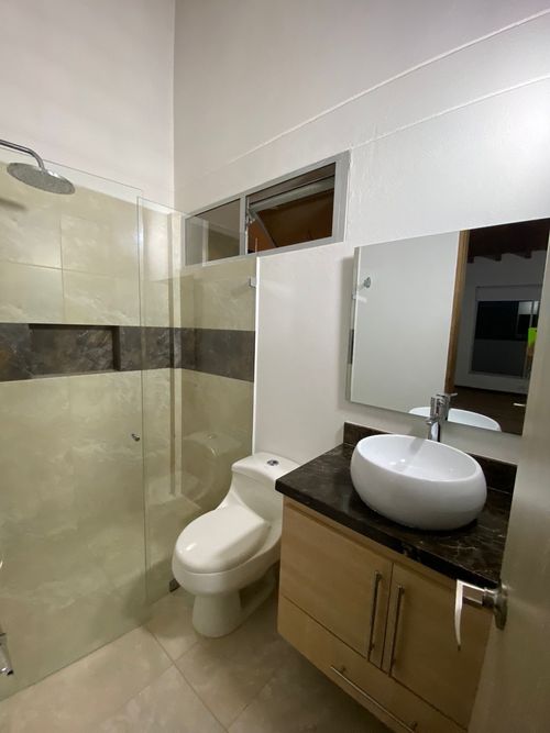 Casa de 3 alcobas en arriendo en El Faro, Rionegro, 350 m² · foto 14 de 23