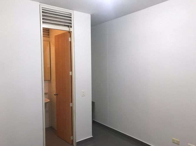 Local en venta en Antonia Santos Centro, Bucaramanga, 29 m² · foto 3 de 7