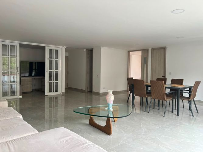 Apartamento de 3 alcobas en arriendo en El Poblado, Medellín, 160 m² · foto 4 de 18