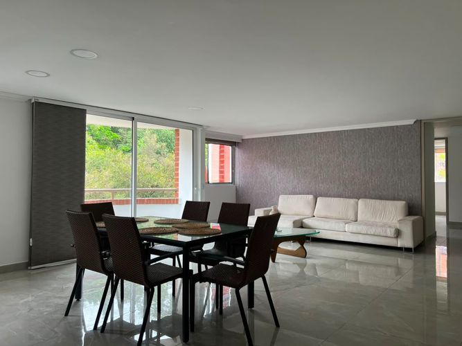 Apartamento de 3 alcobas en arriendo en El Poblado, Medellín, 160 m² · foto 3 de 18