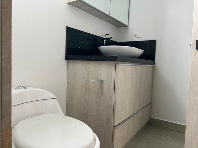 Apartamento de 3 alcobas en arriendo en El Poblado, Medellín, 160 m² · foto 10 de 18