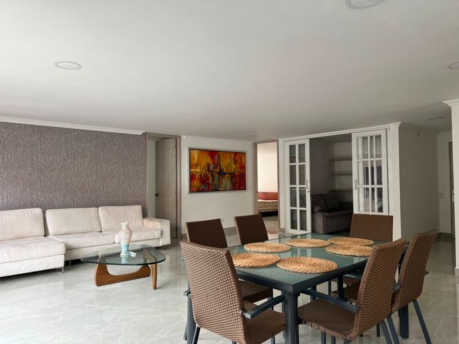 Apartamento de 3 alcobas en arriendo en El Poblado, Medellín, 160 m² · foto 2 de 18