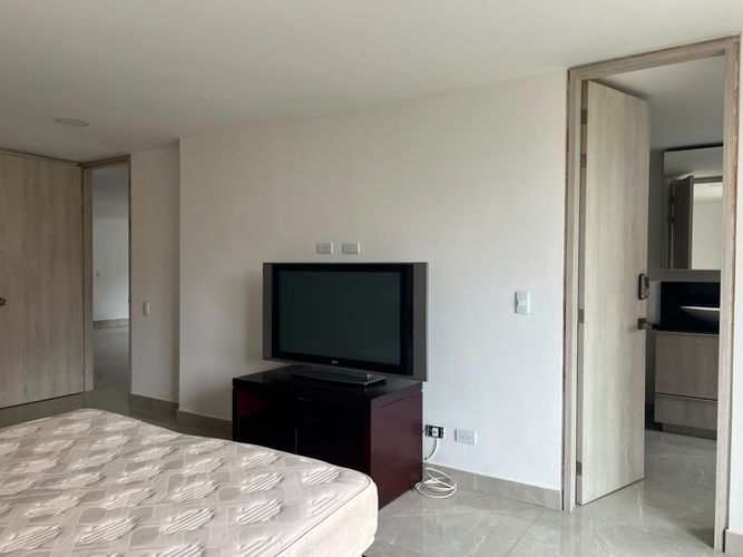 Apartamento de 3 alcobas en arriendo en El Poblado, Medellín, 160 m² · foto 9 de 18