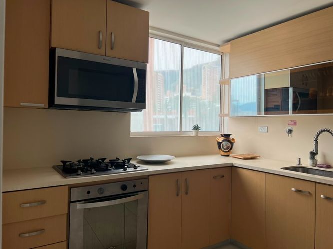 Apartamento de 3 alcobas en arriendo en El Poblado, Medellín, 160 m² · foto 7 de 18