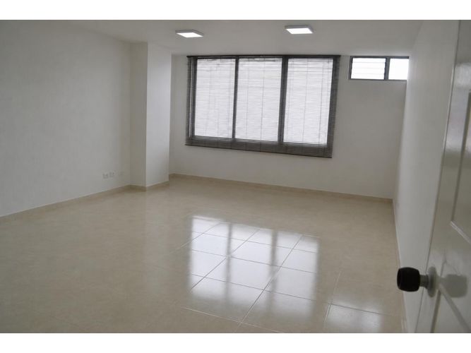 Oficina en venta en Centro, Armenia, 73 m² · foto 2 de 22
