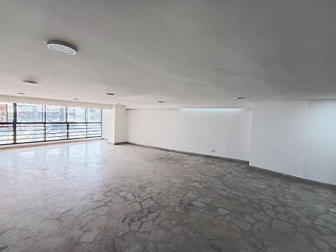 Local en arriendo en Avenida 30 De Agosto, Pereira, 120 m² · foto 2 de 13