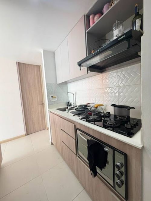 Apartaestudio en venta en Los Colores, Medellín, 49 m² · foto 4 de 13