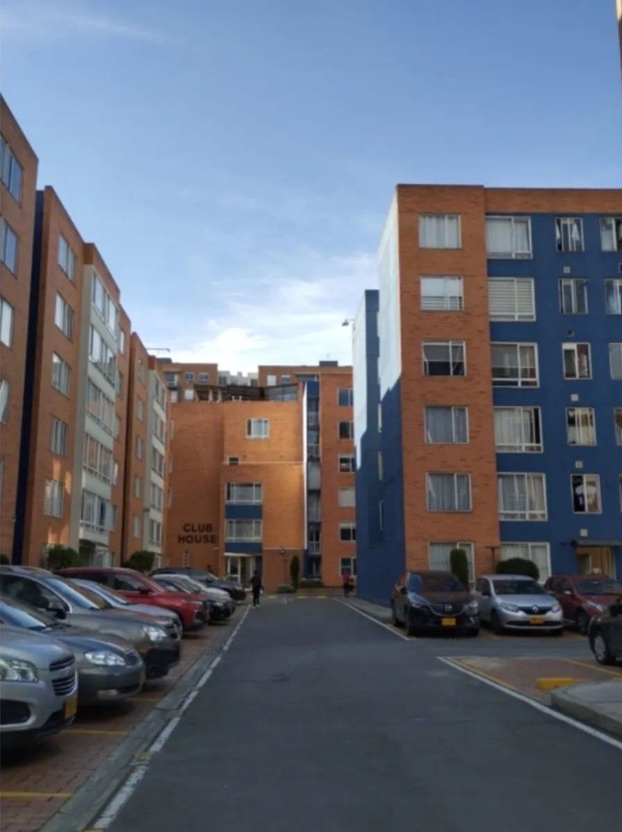 Apartamento en venta en Ciudad Alsacia, Bogotá · foto 4 de 17