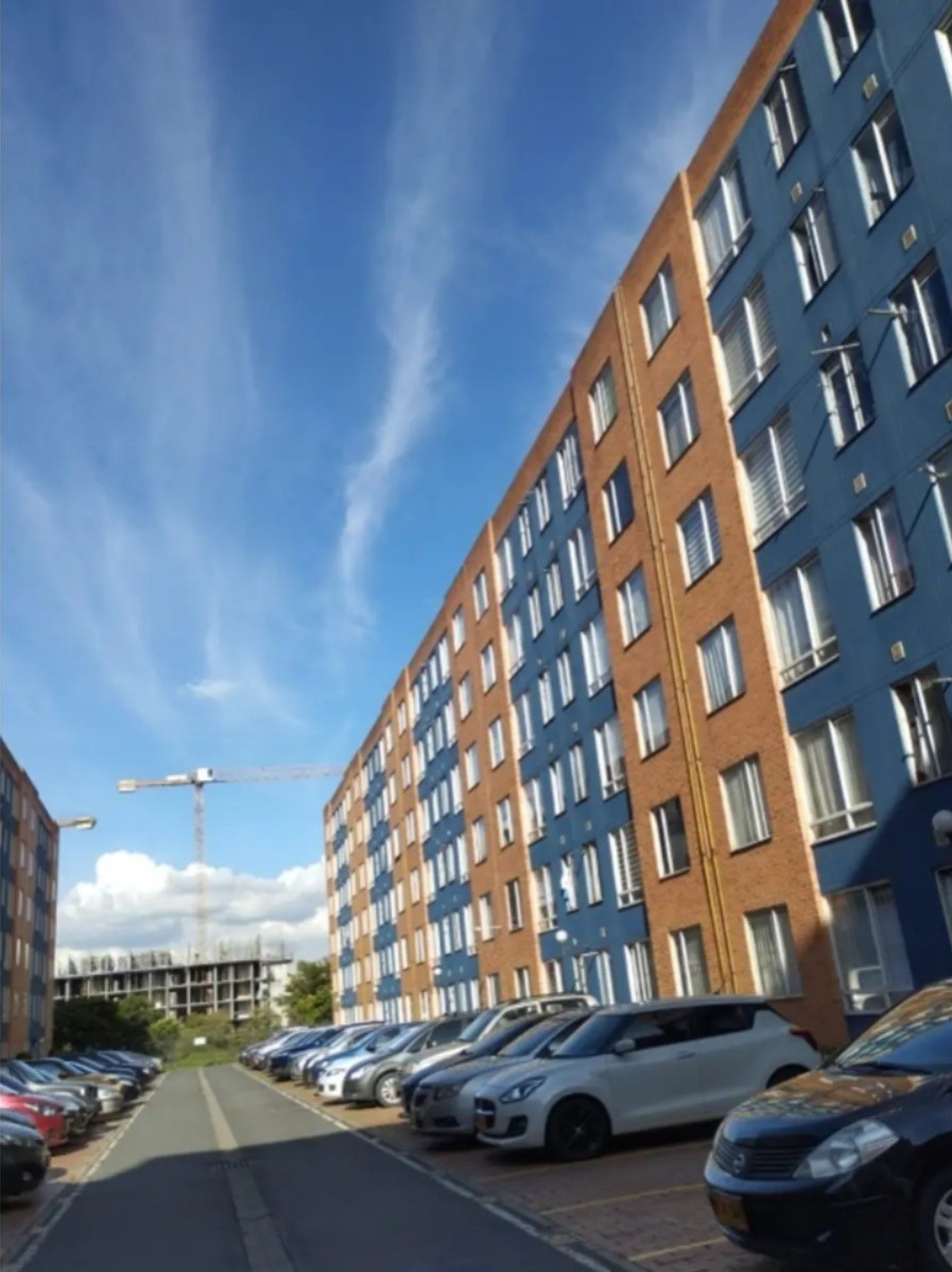 Apartamento en venta en Ciudad Alsacia, Bogotá · foto 3 de 17
