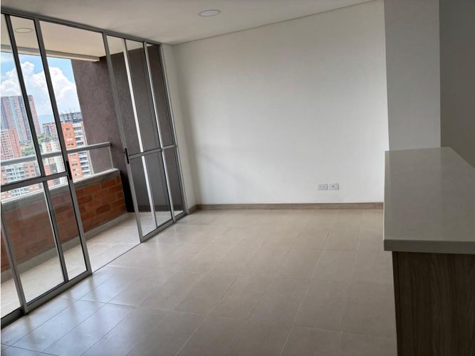 Apartamento de 3 alcobas en venta en Loma De San Jose, Sabaneta, 66 m² · foto 3 de 19