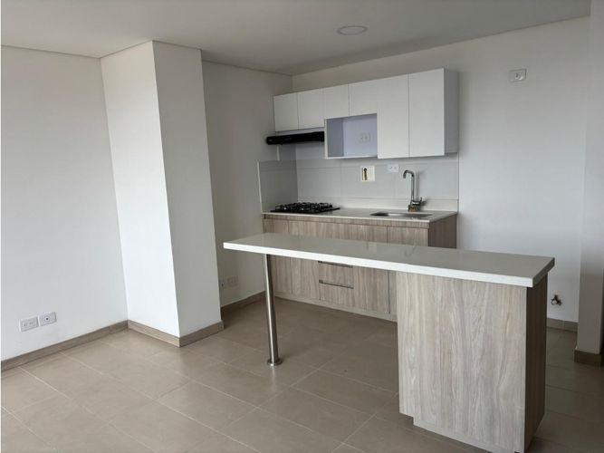 Apartamento de 3 alcobas en venta en Loma De San Jose, Sabaneta, 66 m² · foto 4 de 19