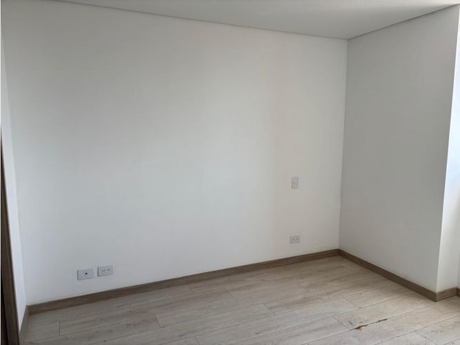 Apartamento de 3 alcobas en venta en Loma De San Jose, Sabaneta, 66 m² · foto 5 de 19