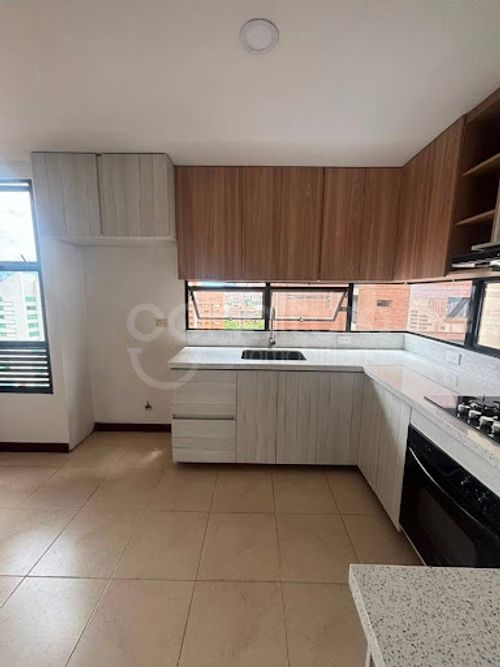 Apartamento en arriendo en La Florida, Medellín · foto 3 de 19