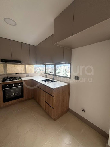 Apartamento en arriendo en La Florida, Medellín · foto 3 de 18