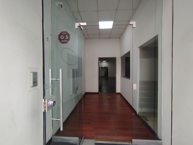 Local en arriendo en Santa Monica, Cali, 200 m² · foto 2 de 24