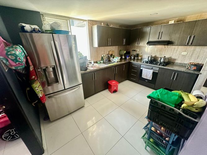 Apartamento de 6 alcobas en venta en Nuevo Sotomayor, Bucaramanga, 180 m² · foto 2 de 24