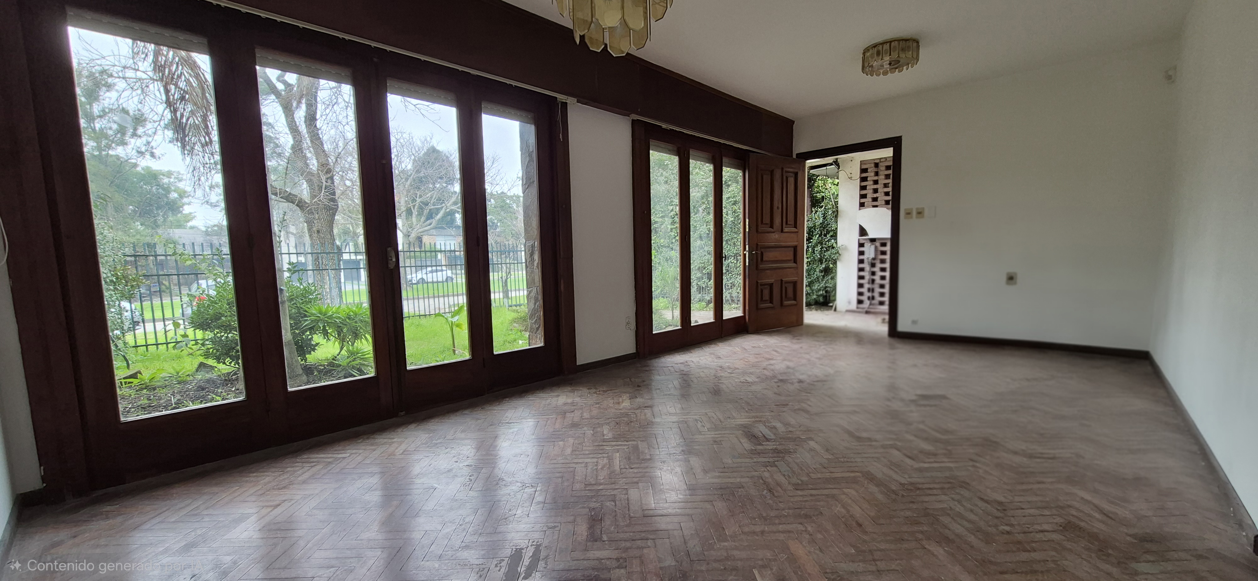 Alquilo casa en Carrasco, ideal empresa. (Harwood)