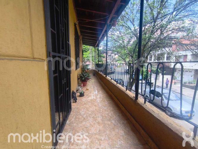 Apartamento de 4 alcobas en venta en San Javier No.1, Medellín, 182 m² · foto 9 de 9