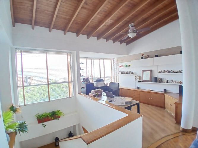 Apartamento de 3 alcobas en venta en San Lucas, Medellín, 182 m² · foto 6 de 20