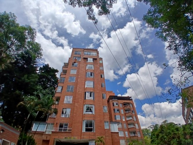 Apartamento de 3 alcobas en venta en San Lucas, Medellín, 182 m² · foto 18 de 20