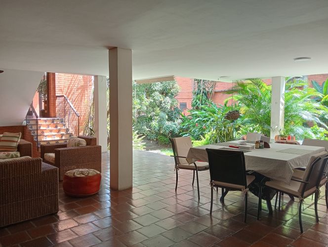 Casa de 6 alcobas en venta en Santa Teresita, Cali, 590 m² · foto 5 de 24