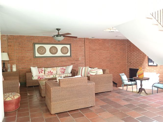 Casa de 6 alcobas en venta en Santa Teresita, Cali, 590 m² · foto 4 de 24
